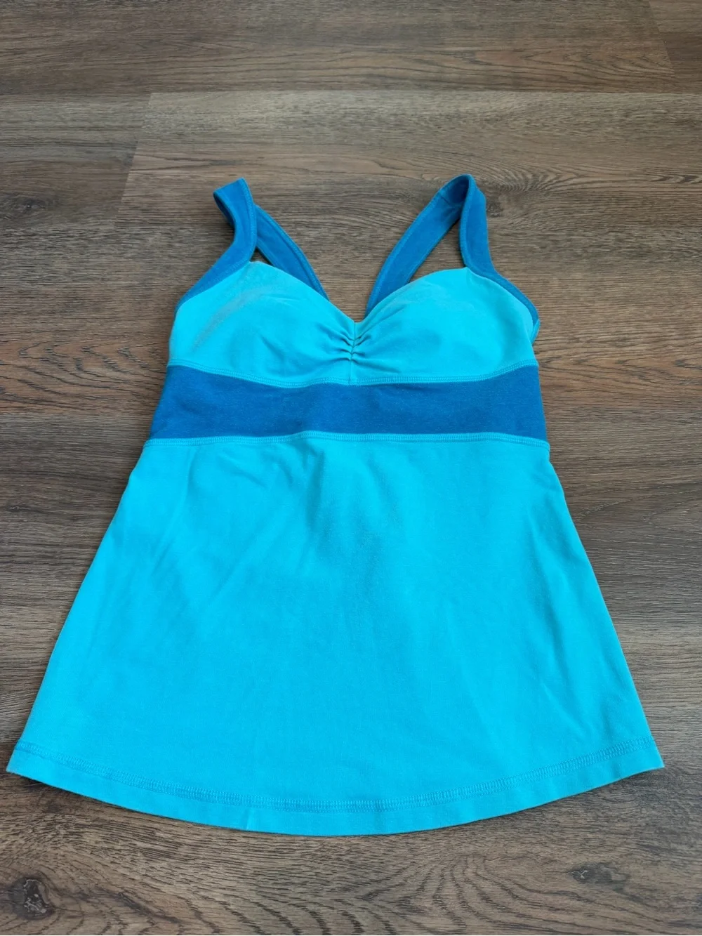 Lululemon Blue Two Tone Ruched Bust Racerback Tank Top Built In Bra Size 6